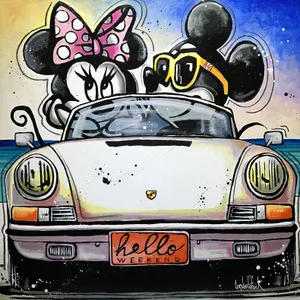 Minnie et Mickey  Mouse voyagent en Porsche sur la Nationale 7