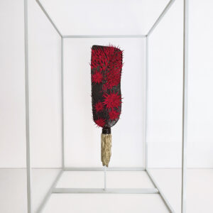 Hors d'Usage - La Serpe Aux Epines Rouges